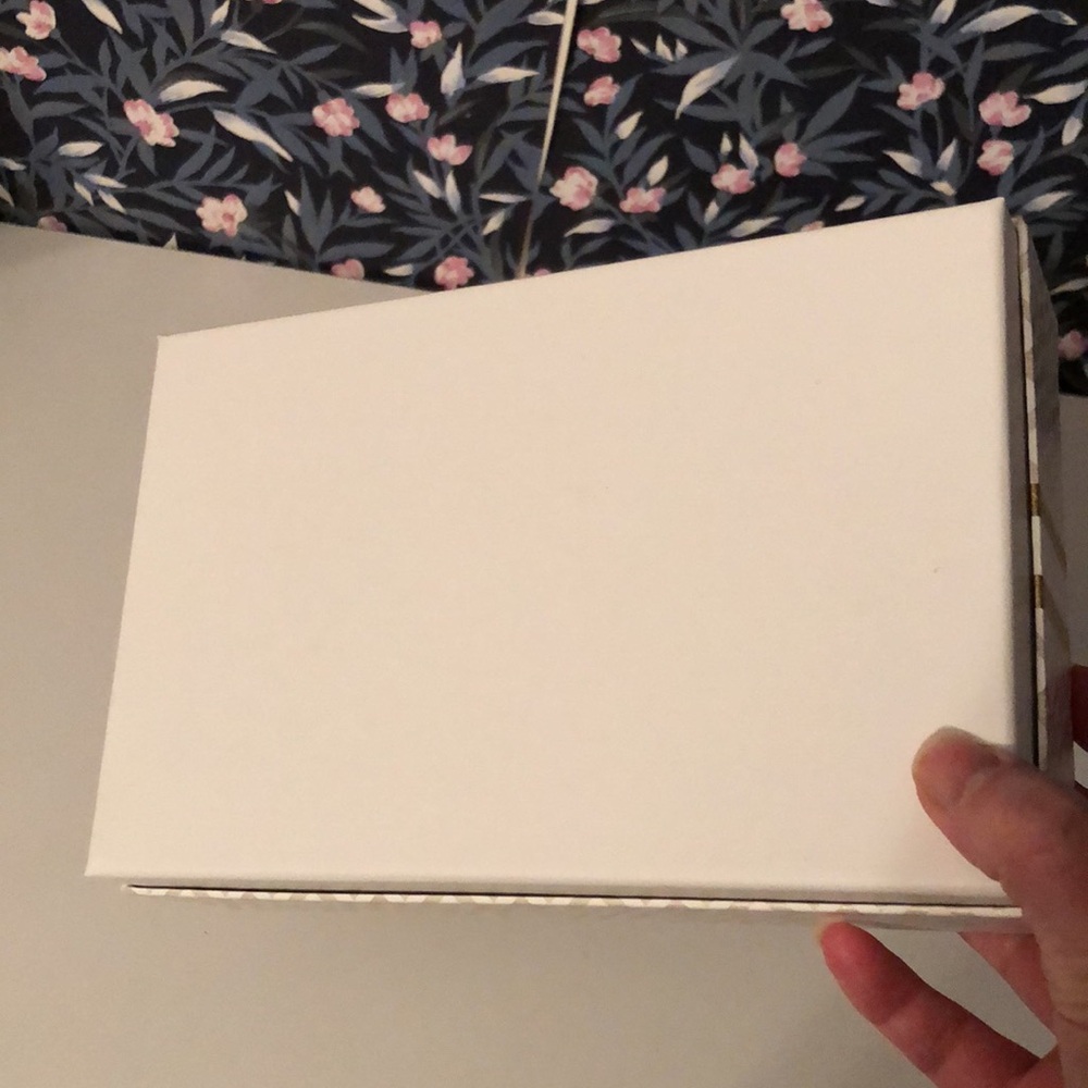 Dior Gift Box - Picture 3 of 8